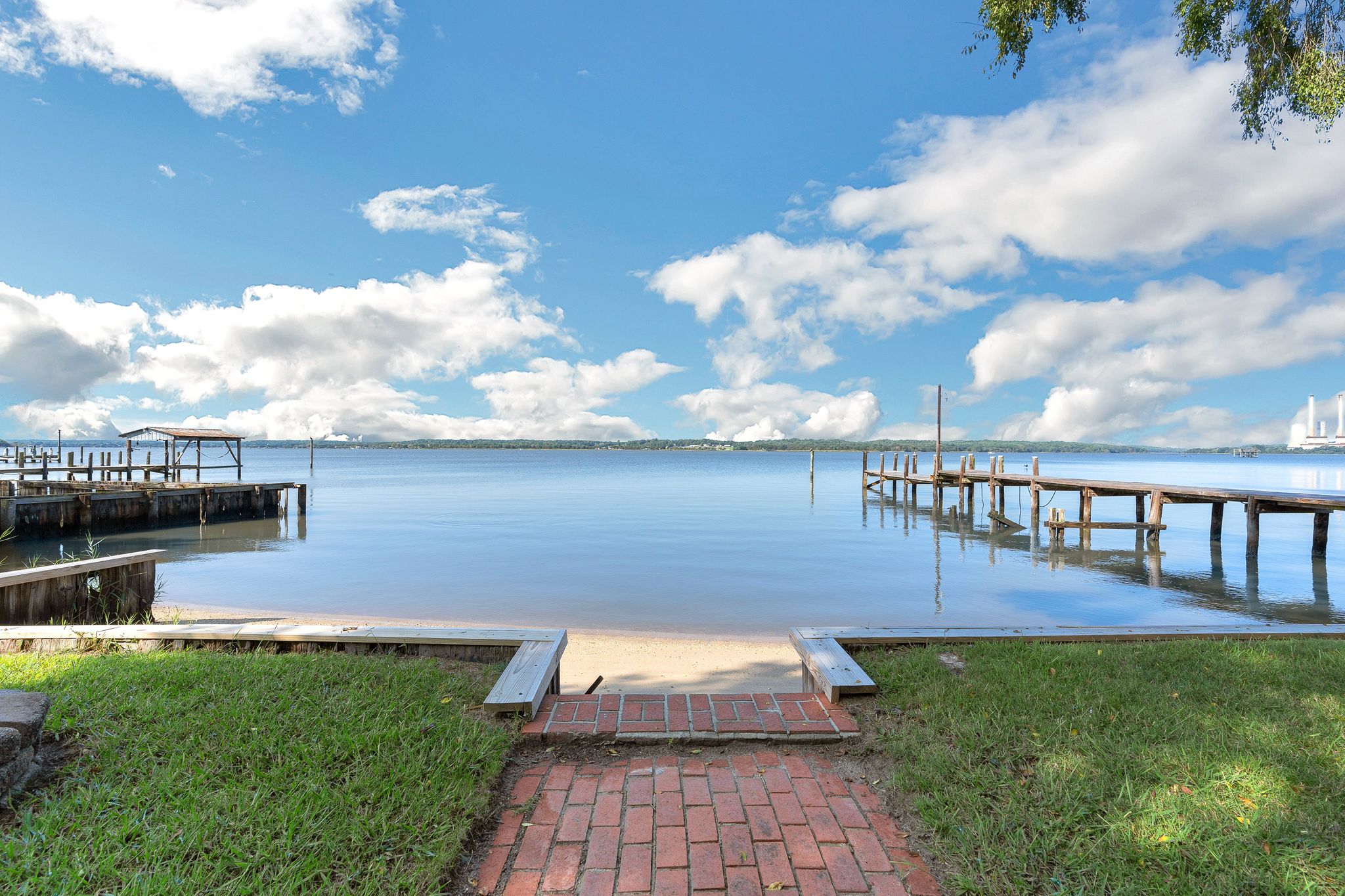 house with dock for boats in Frederick, MD