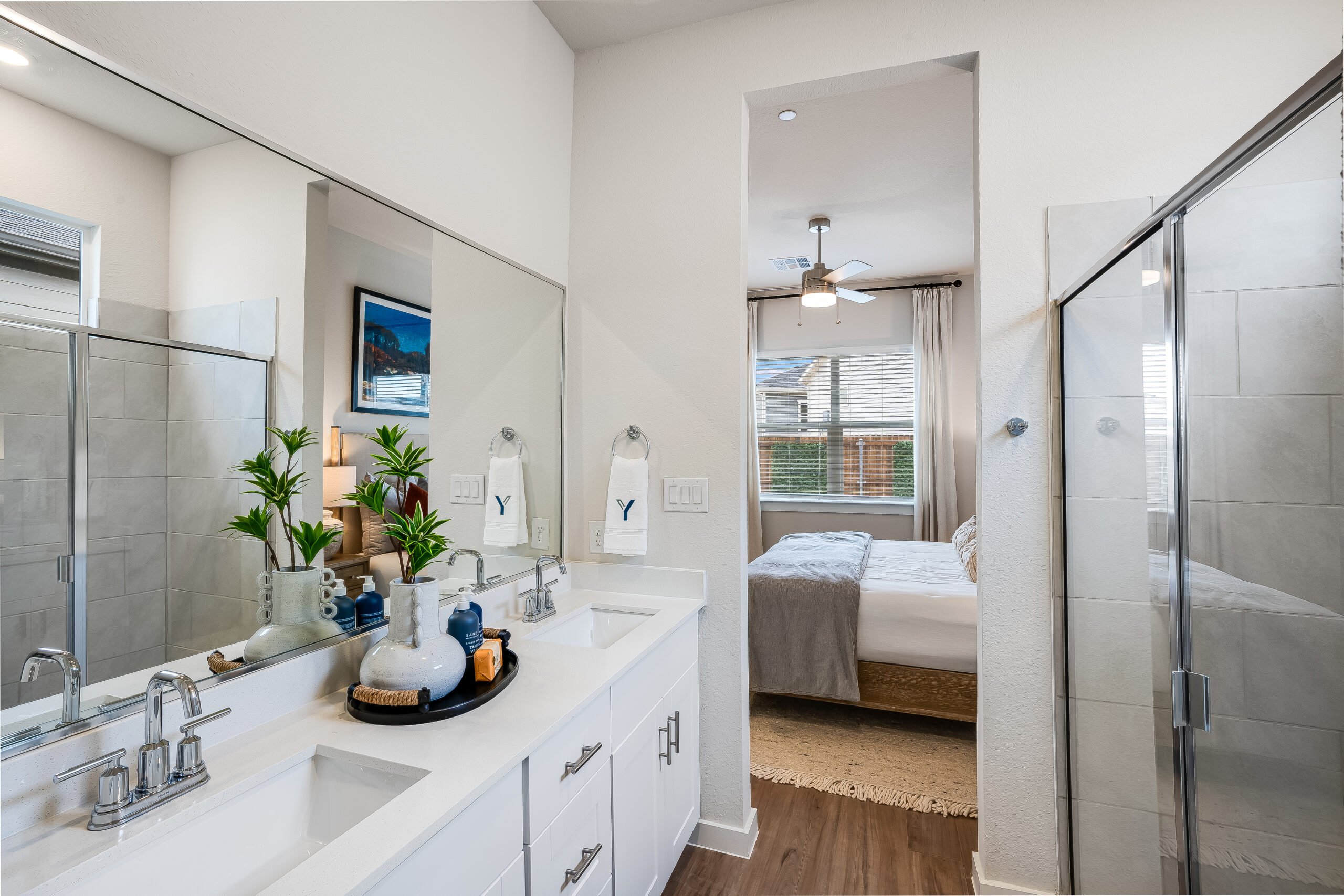 master bathroom real estate photo 