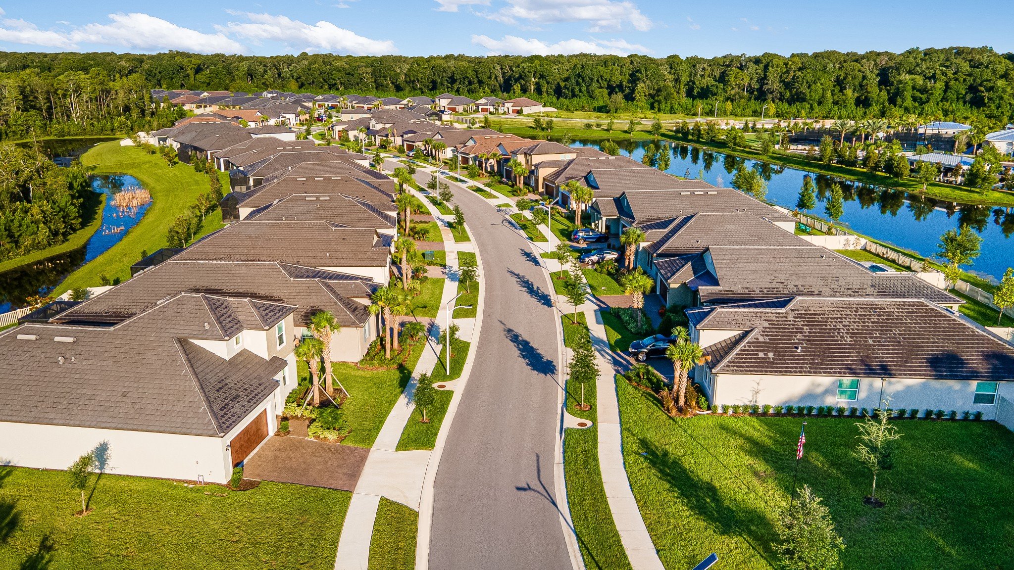 aerial real estate photo of neighborhood 