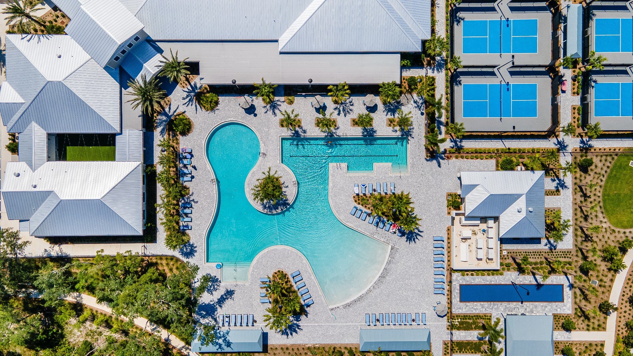 aerial real estate photo of community apartment 