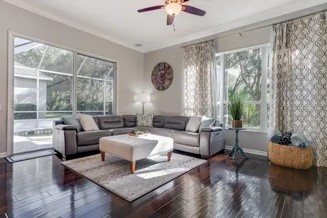 A Review of the Zillow 3D App
