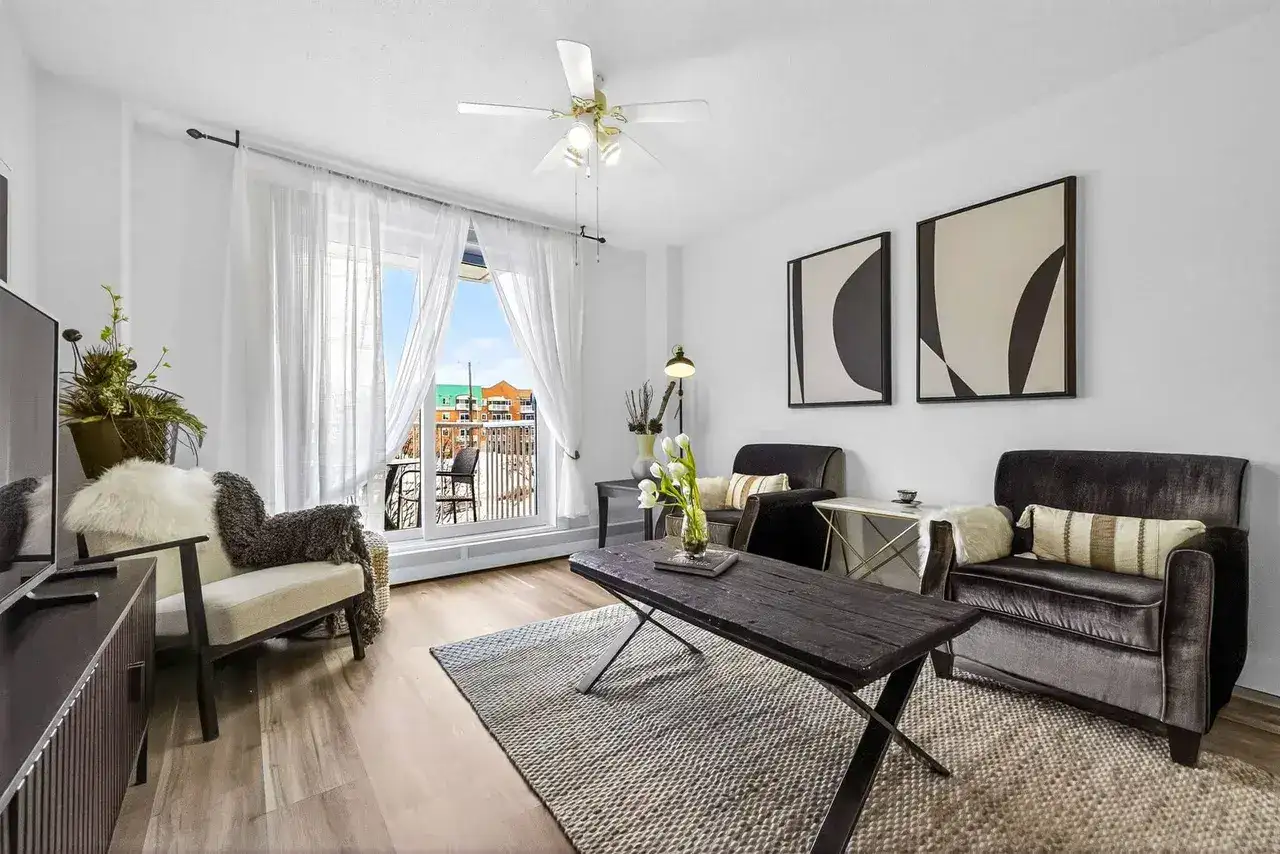 Real estate photo of a living room in Quebec
