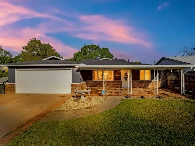 Sacramento home with virtual twilight