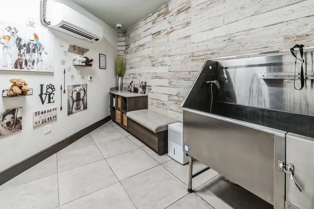 Multi-family bathroom in Nashville, TN
