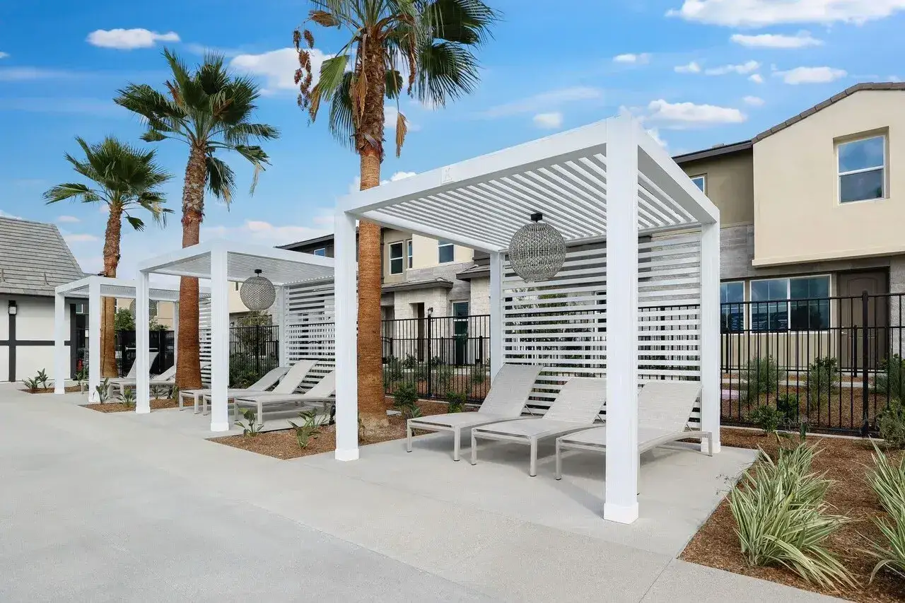 Lennar community streetscape