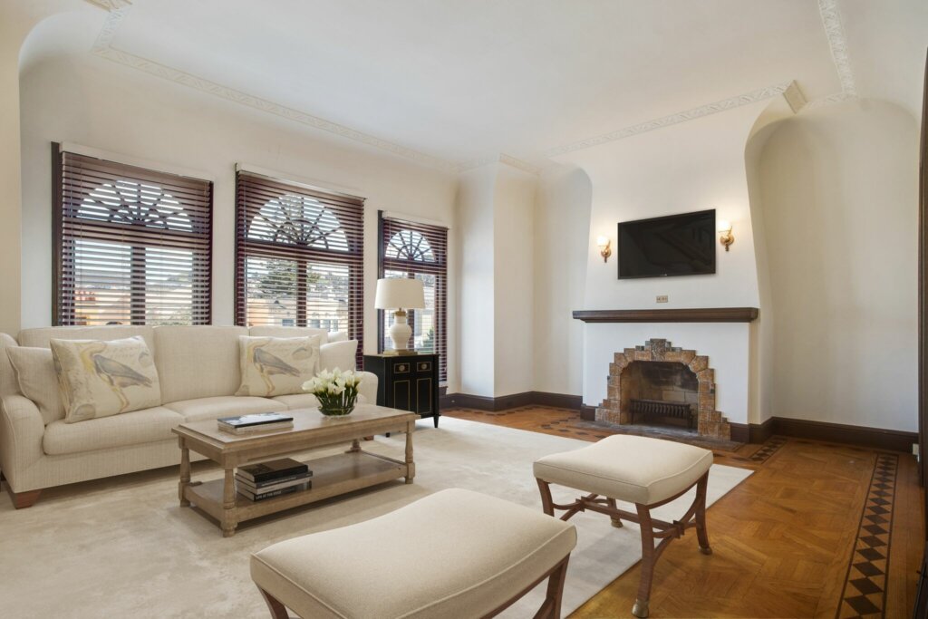 Photo of a spacious living room using HomeJab virtual spacing to add furniture.