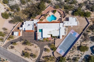 how-to-evaluate-drone-service-costs-for-real-estate Learn how to assess drone service costs for real estate, including key factors affecting pricing and the potential ROI of aerial photography. drone photography, real estate marketing, pricing factors, ROI, aerial imagery