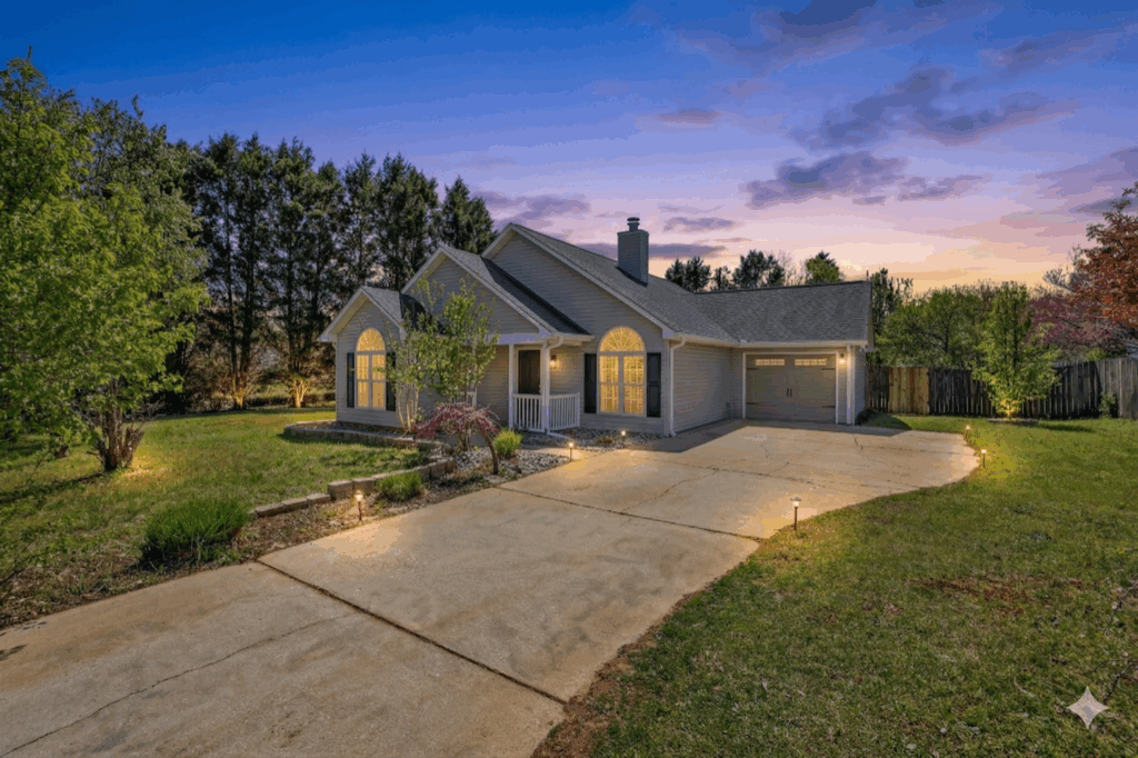 HomeJab real estate photo twilight